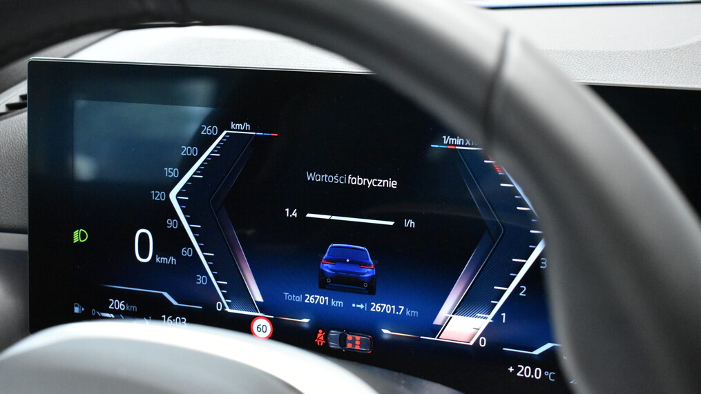 BMW Serii 3, 330