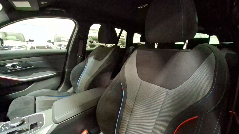 BMW Serii 3, 330