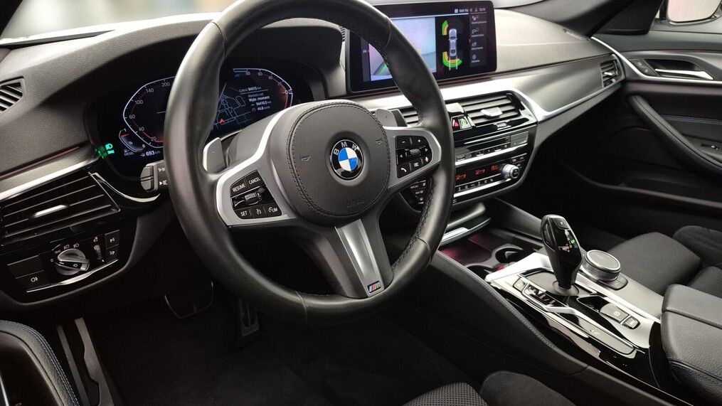 BMW Serii 5, 520