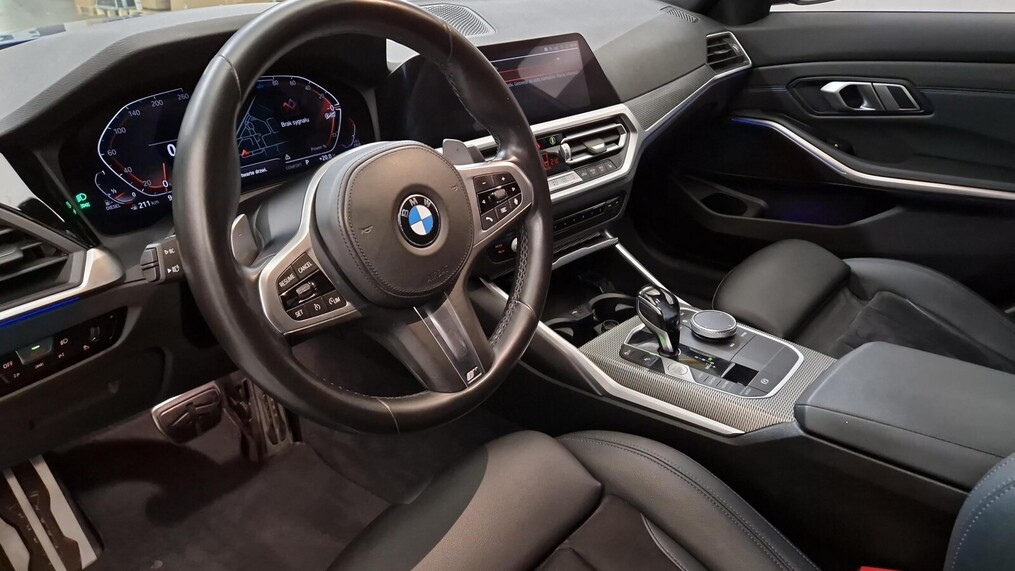 BMW Serii 3, 320