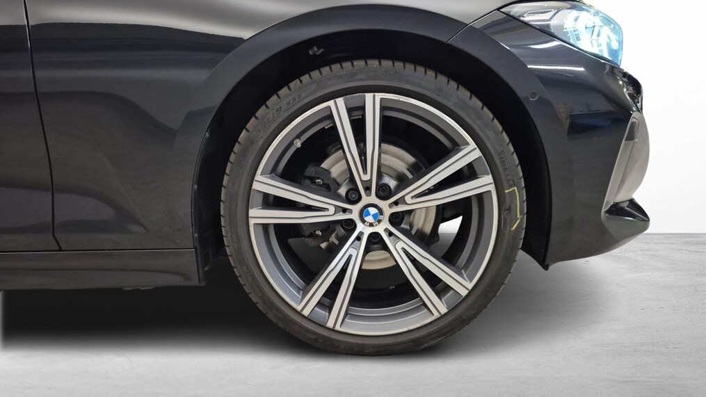 BMW Serii 3, 320