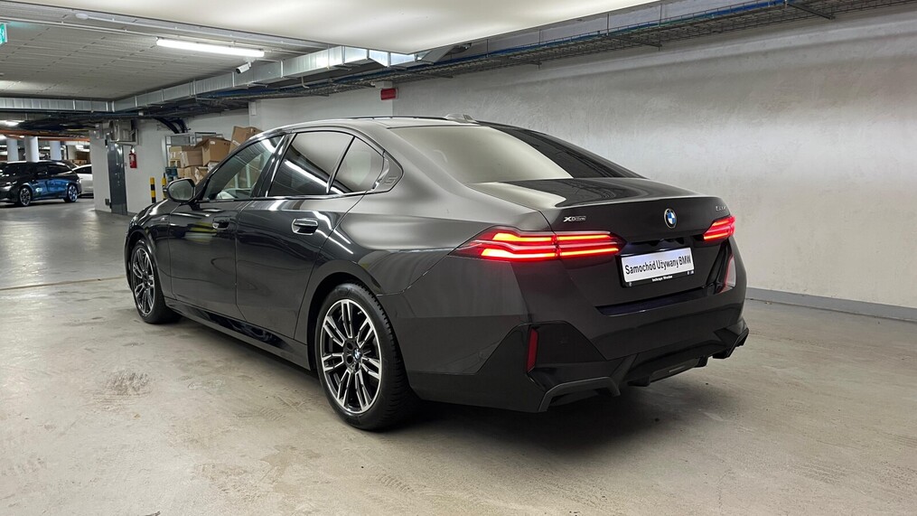BMW Serii 5, 520
