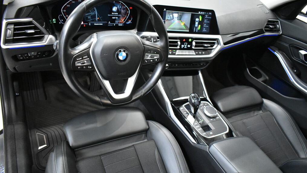 BMW Serii 3, 330