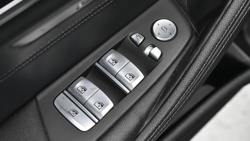 BMW Serii 5, 520