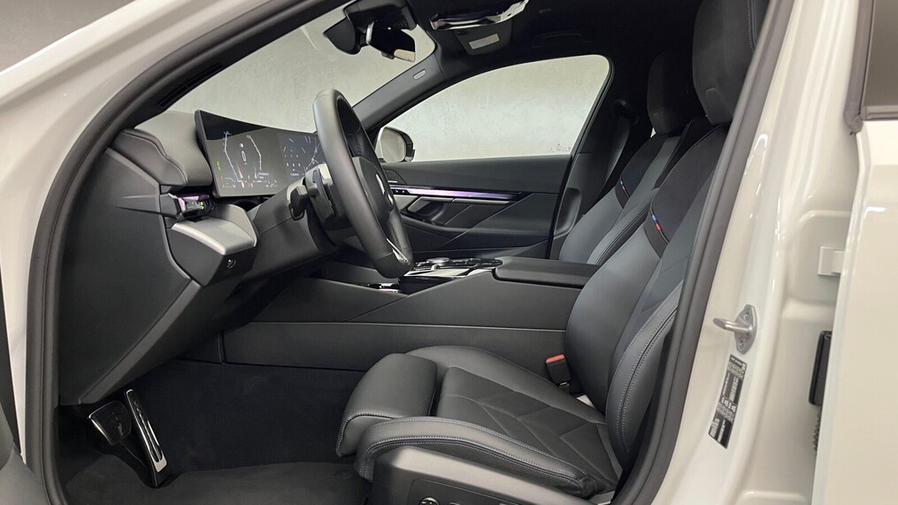 BMW Serii 5, 520