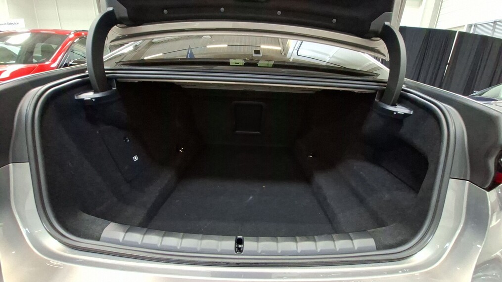 BMW Serii 7, 750