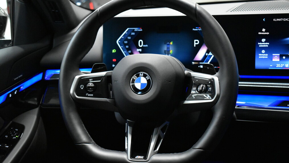 BMW Serii 5, 520