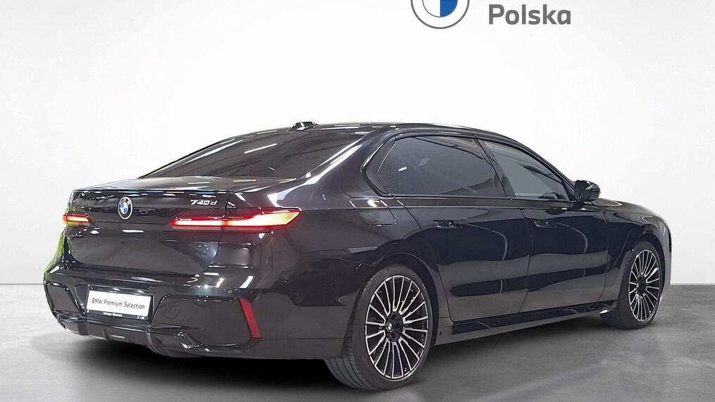 BMW Serii 7, 740