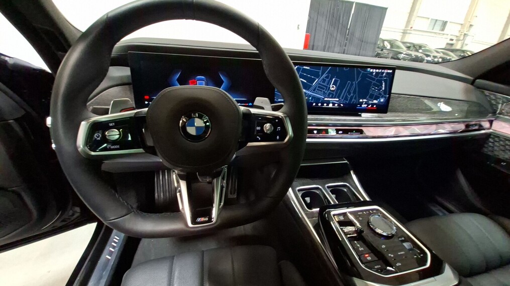 BMW Serii 7, 740