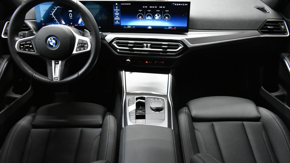 BMW Serii 3, 330