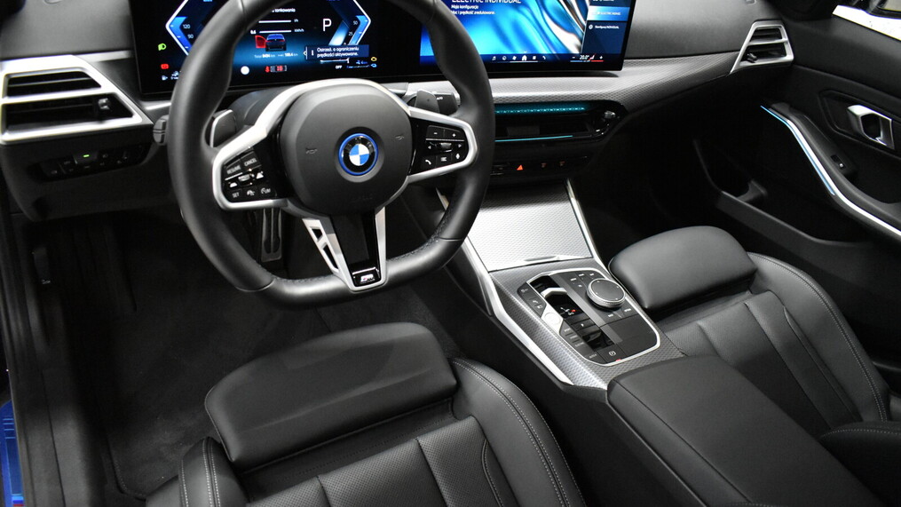 BMW Serii 3, 330