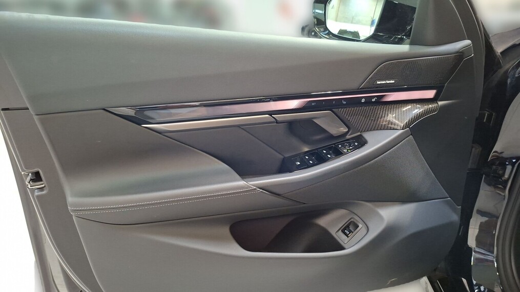 BMW Serii 5, 520