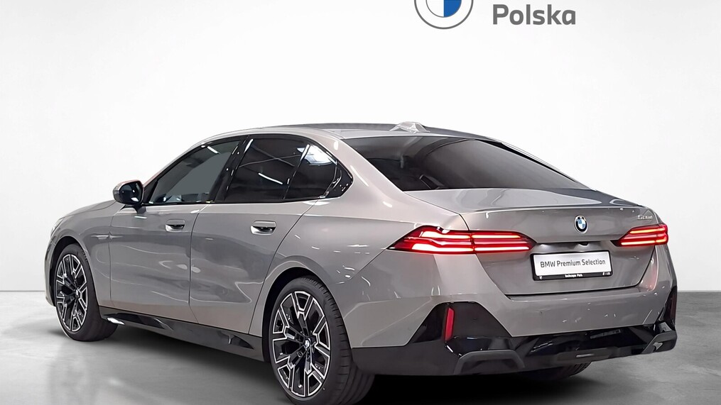 BMW Serii 5, 520