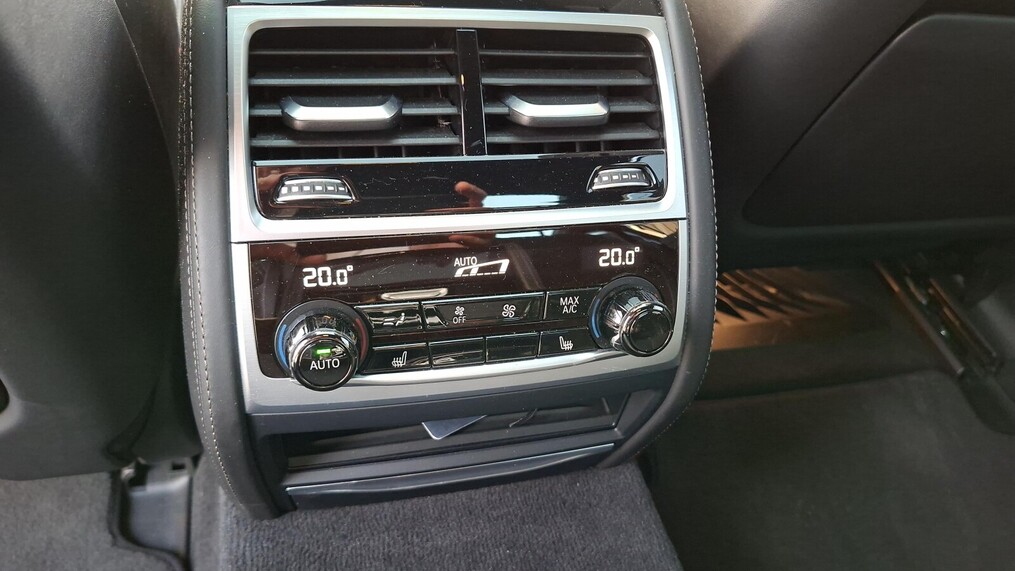 BMW Serii 7, 750