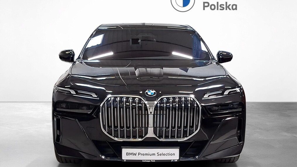 BMW Serii 7, 740