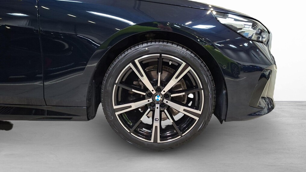BMW Serii 5, 520