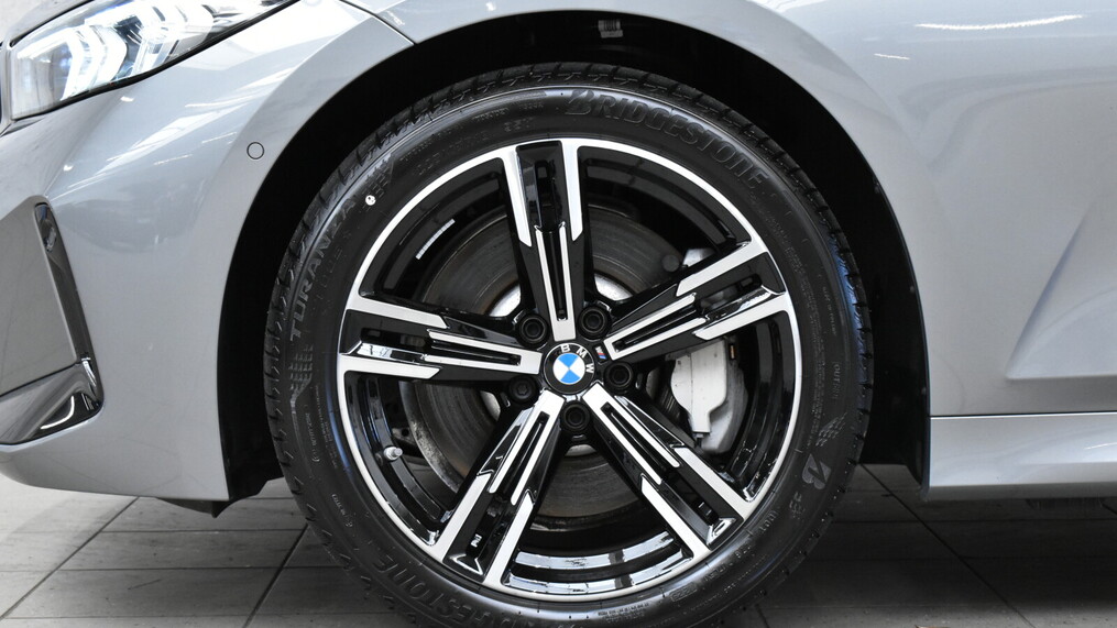 BMW Serii 3, 330