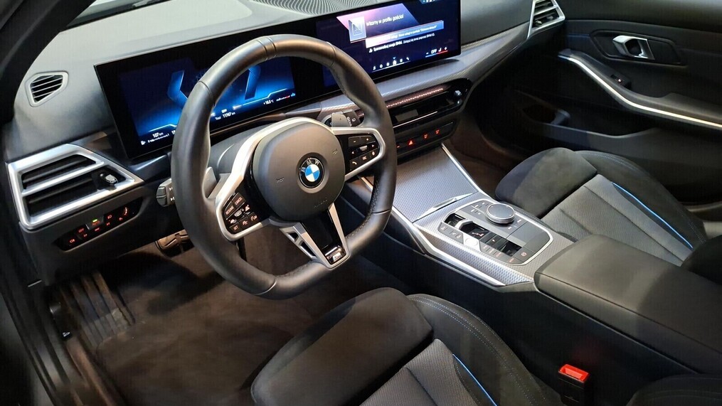 BMW Serii 3, 330