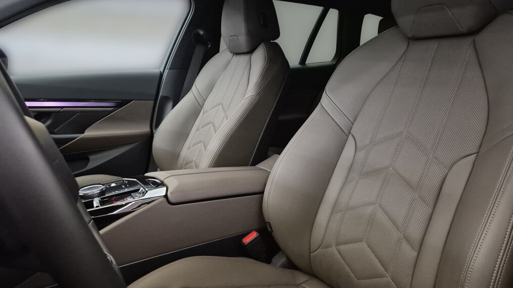 BMW Serii 5, 520