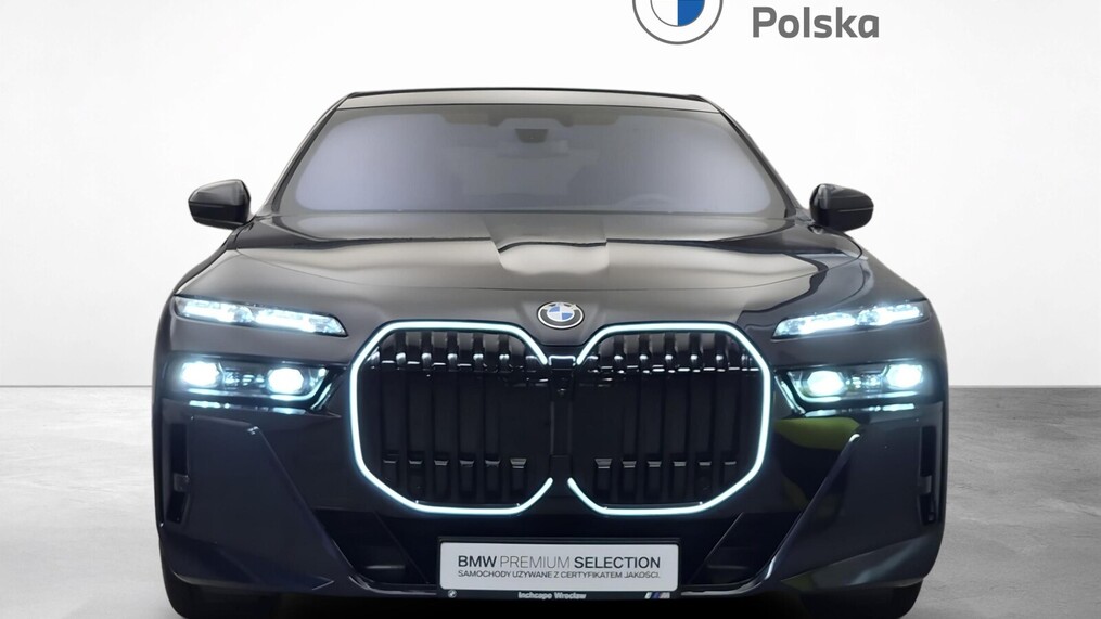 BMW Serii 7, 740