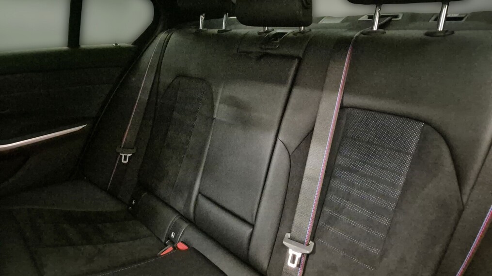 BMW Serii 3, 330