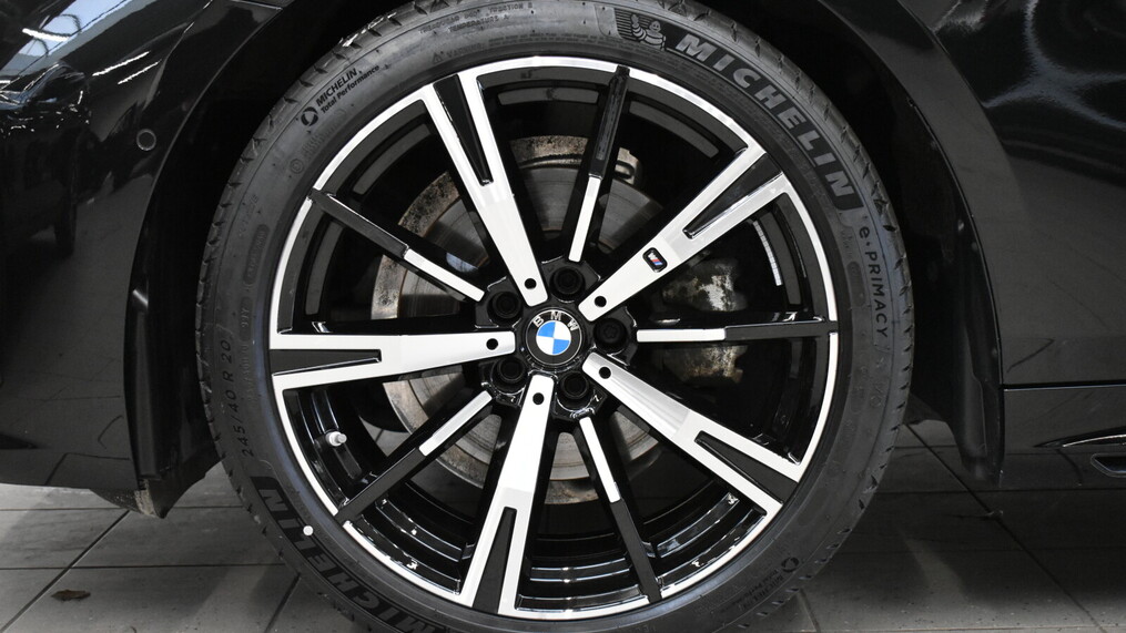 BMW Serii 5, 520