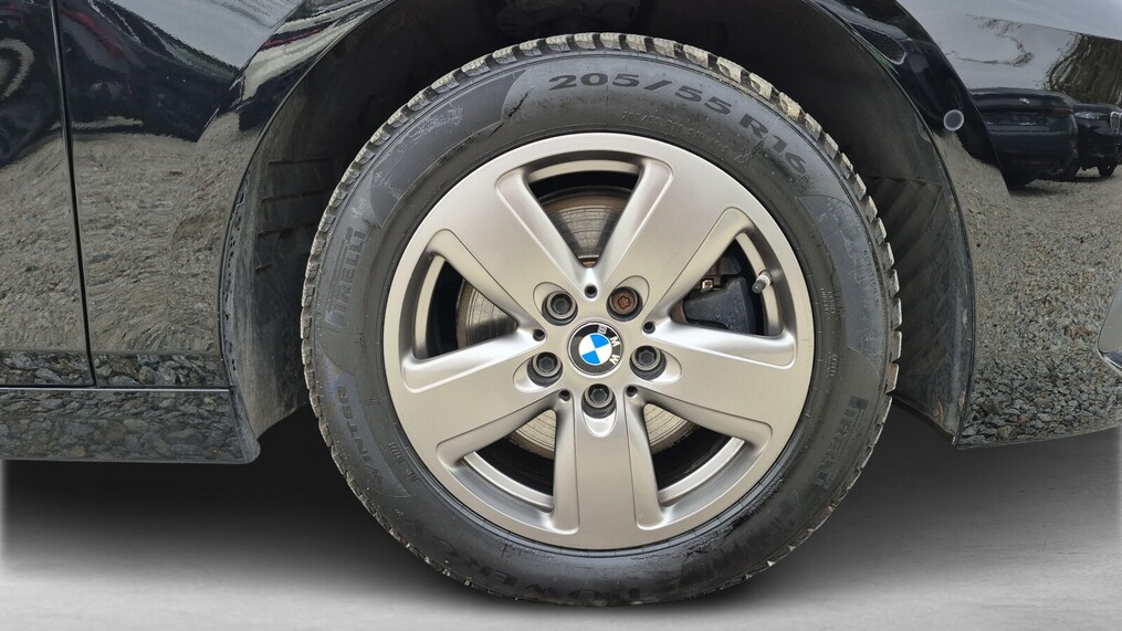 BMW Serii 2, 218