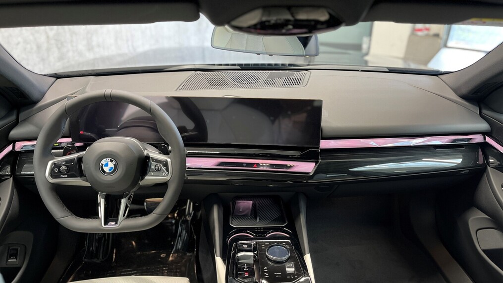 BMW Serii 5, 520