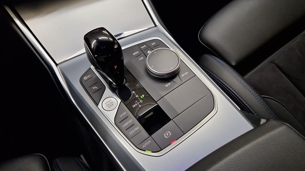 BMW Serii 3, 320