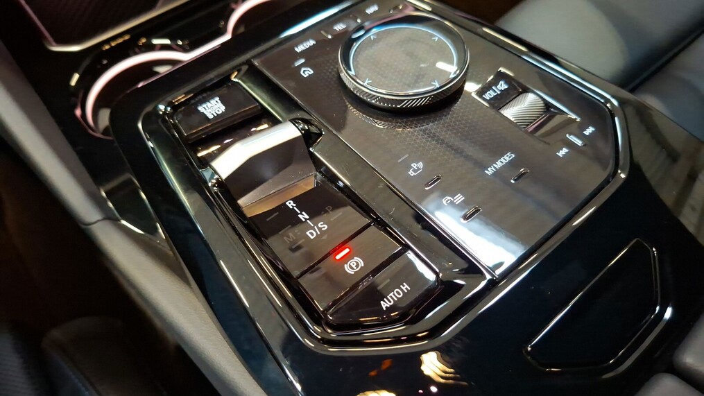 BMW Serii 5, 520