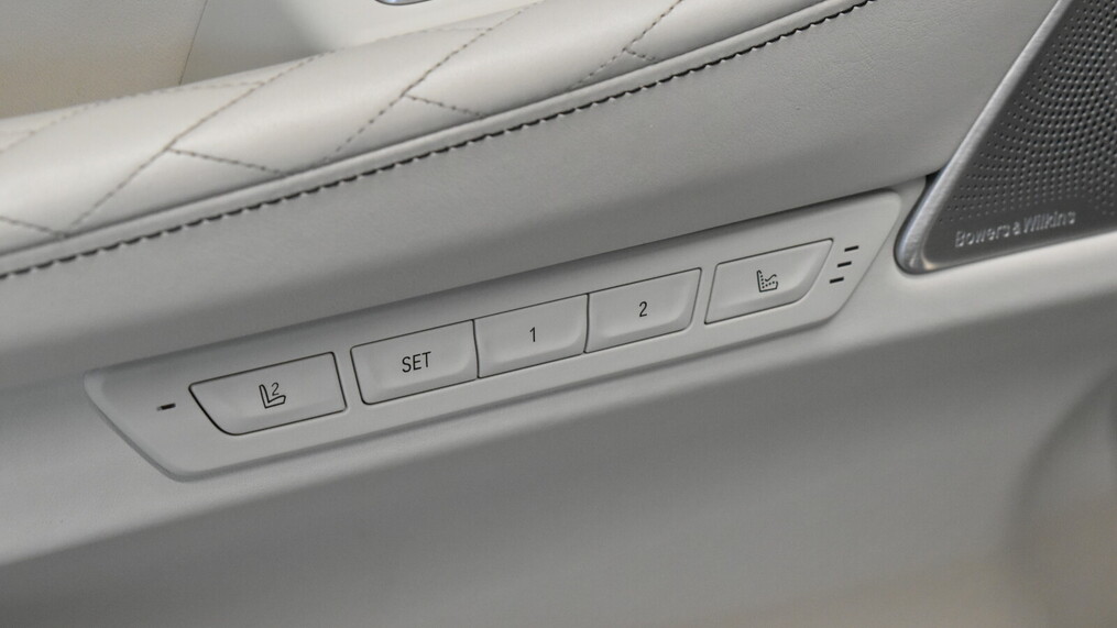 BMW Serii 7, 740