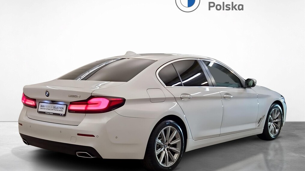 BMW Serii 5, 520