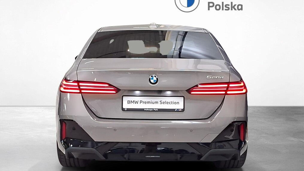 BMW Serii 5, 520