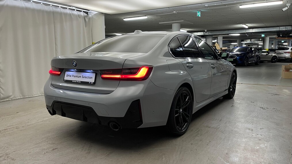 BMW Serii 3, 320