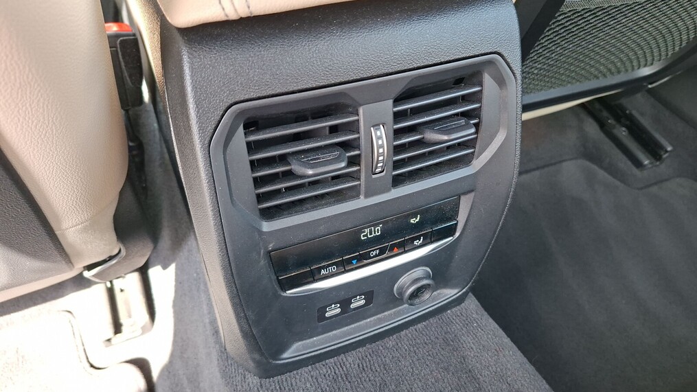 BMW Serii 3, 320