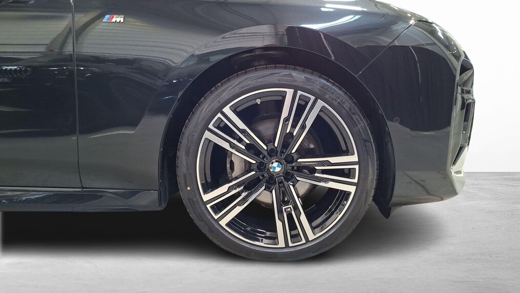 BMW Serii 7, 740