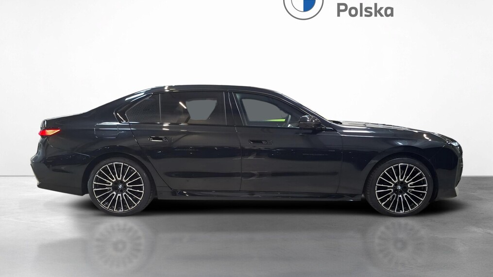BMW Serii 7, 740