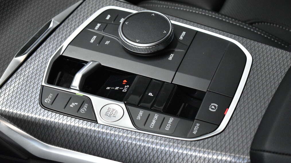BMW Serii 3, 320