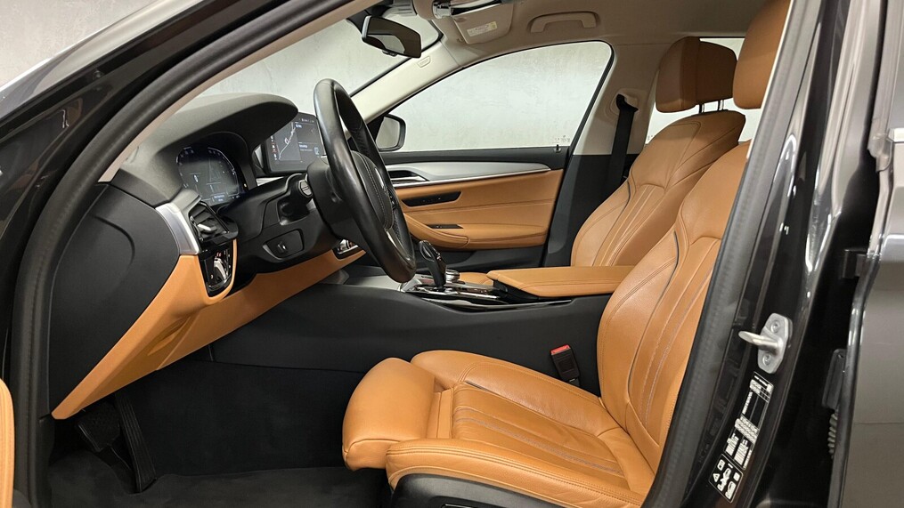 BMW Serii 5, 520