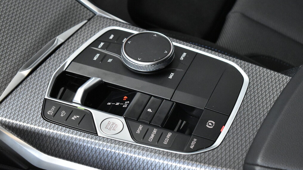 BMW Serii 3, 320