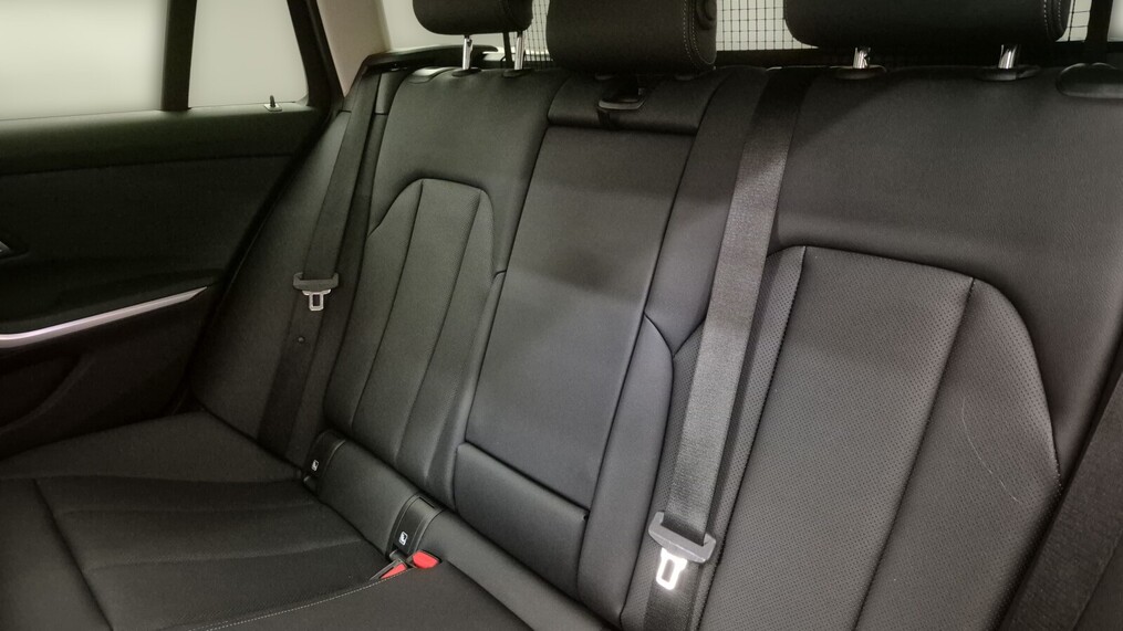 BMW Serii 3, 320