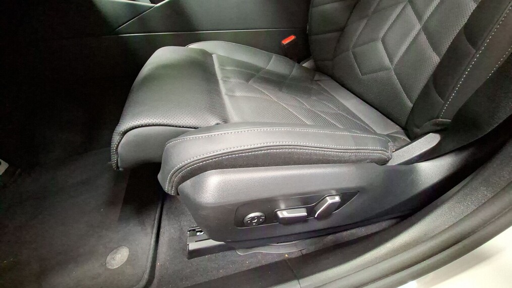 BMW Serii 5, 520
