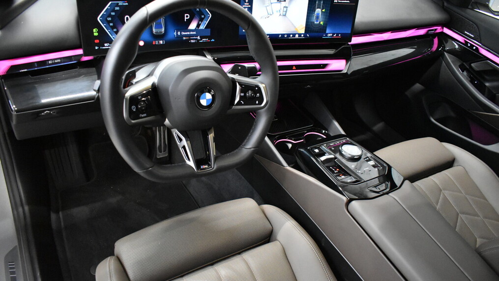 BMW Serii 5, 520