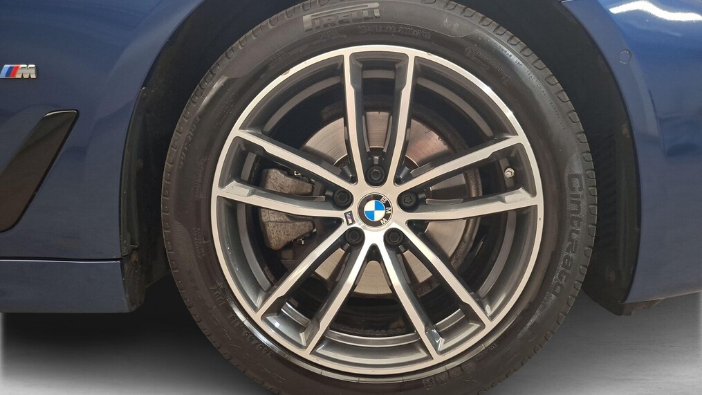 BMW Serii 5, 520