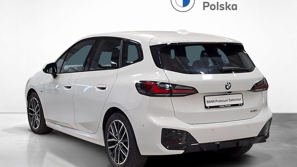 BMW Serii 2, 218