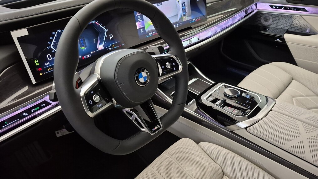 BMW Serii 7, 740