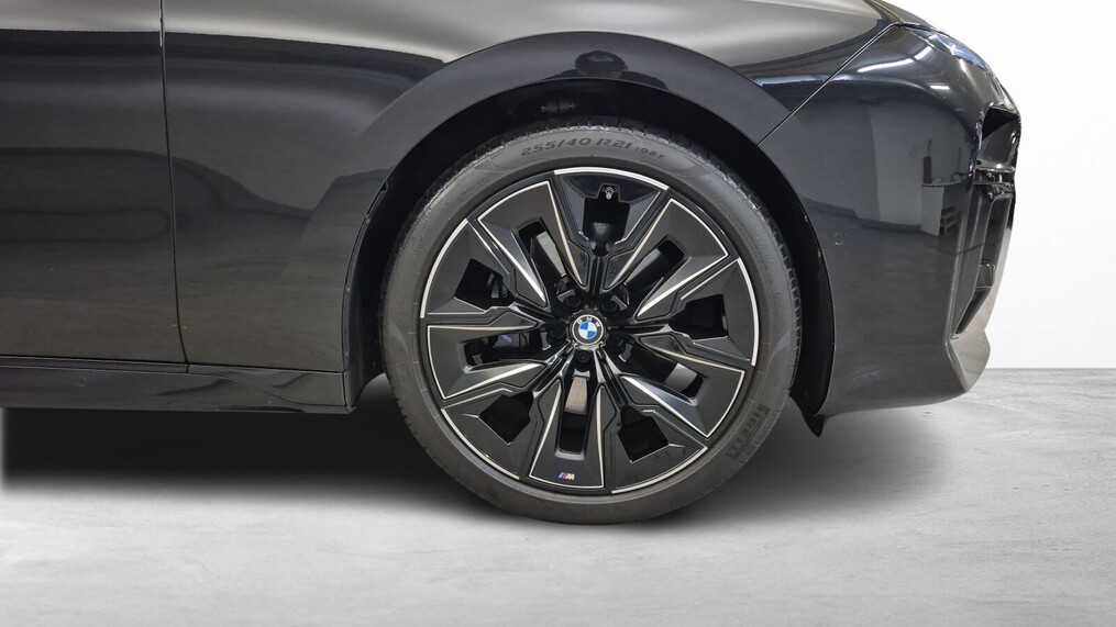 BMW Serii 7, 740