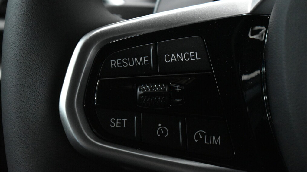 BMW Serii 3, 320