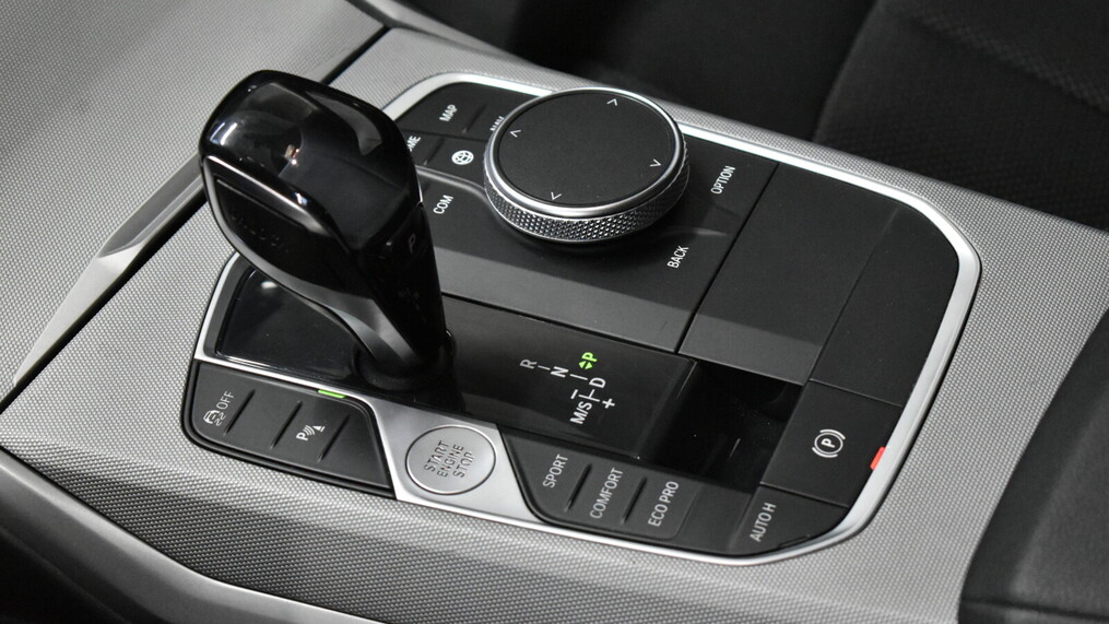 BMW Serii 3, 320