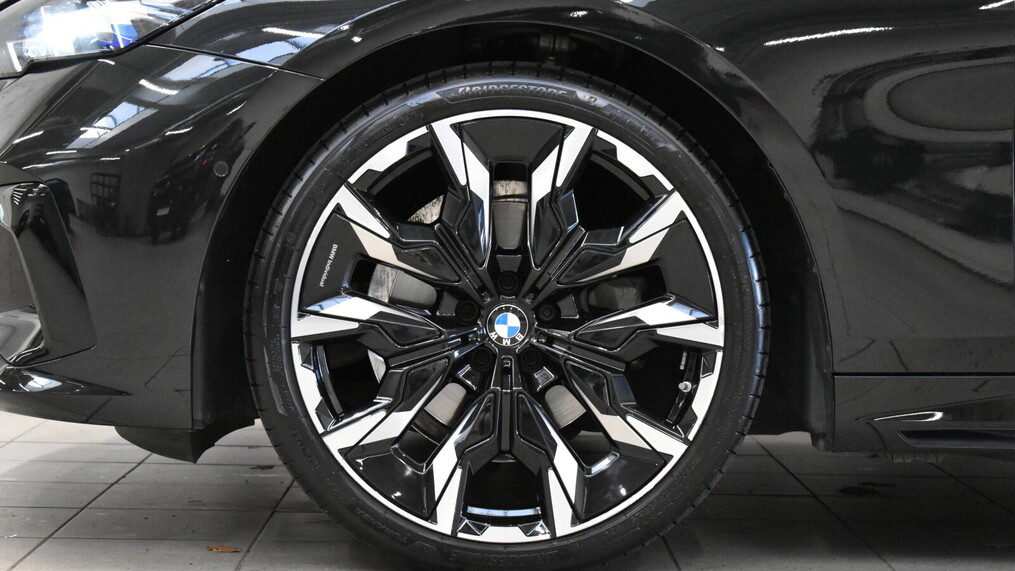 BMW Serii 5, 520